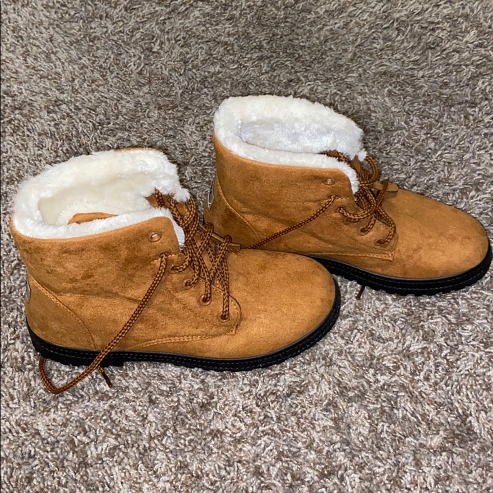 Boots - Picture 4 of 4